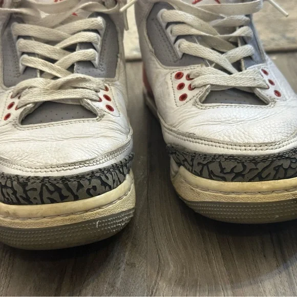 Fire red Jordan 3s Authentic - Picture 11 of 11